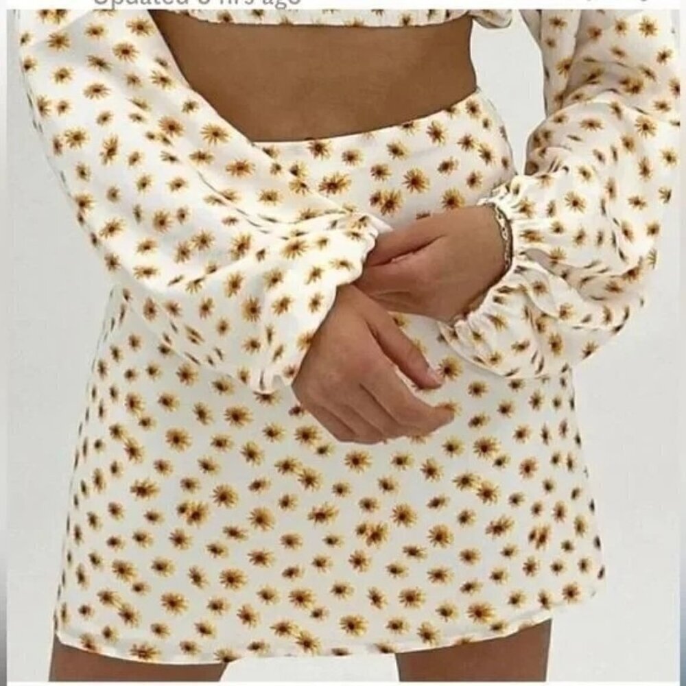 WeWoreWhat Mini Slip Skirt Ditsy Daisies Ivory Skirt Mini Size Small